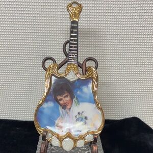 Elvis Presley commemorative plate